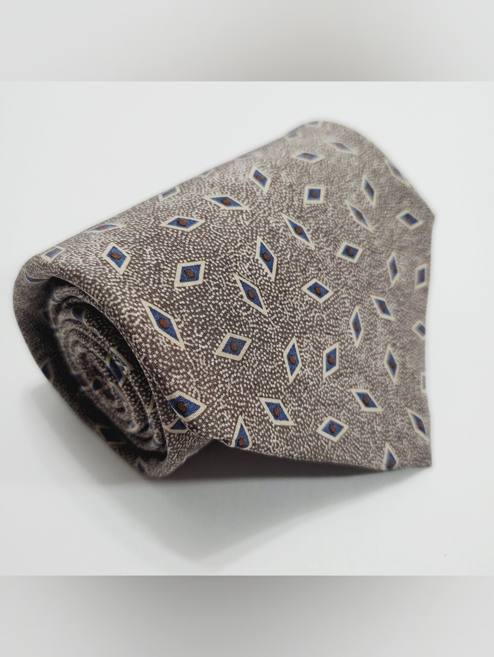 Pierre Cardin Men's Silk Neck Tie Tan Geometric Pattern 57x4"